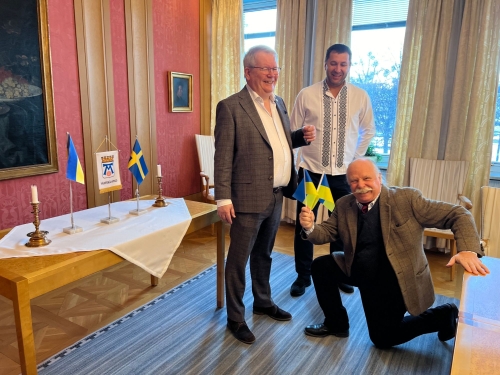 Vår Rotary-medlem Tomas Wistrand spelande avgörande roll för att med kort varsel åstadkomma ett "Borgmästarmöte" i Stadshuset